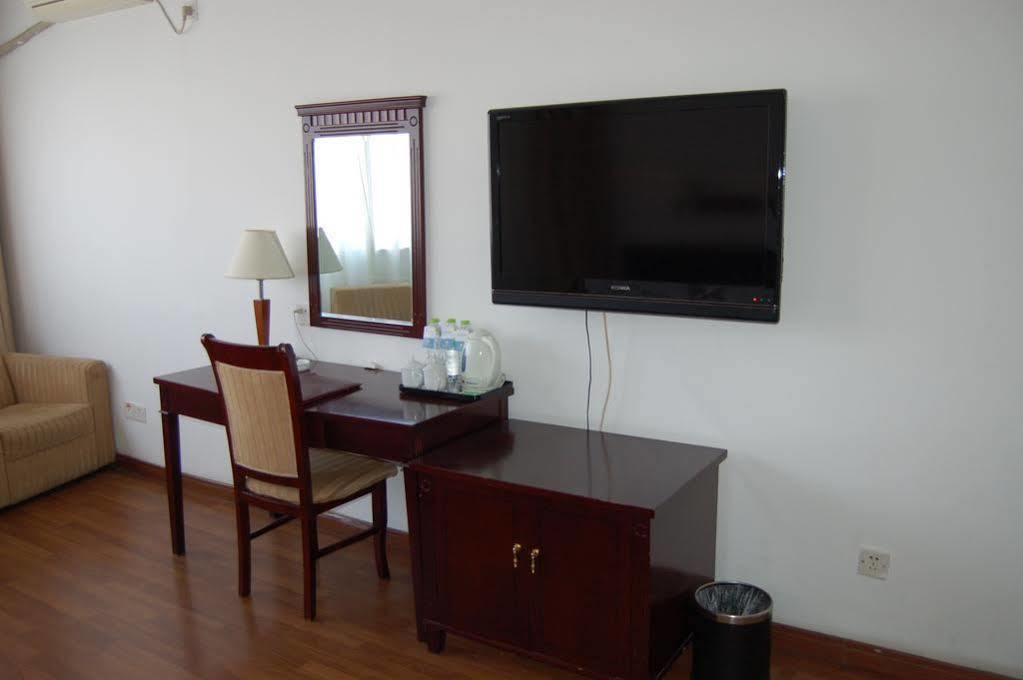 Lakeside Holiday Inn Shanghai Exterior foto