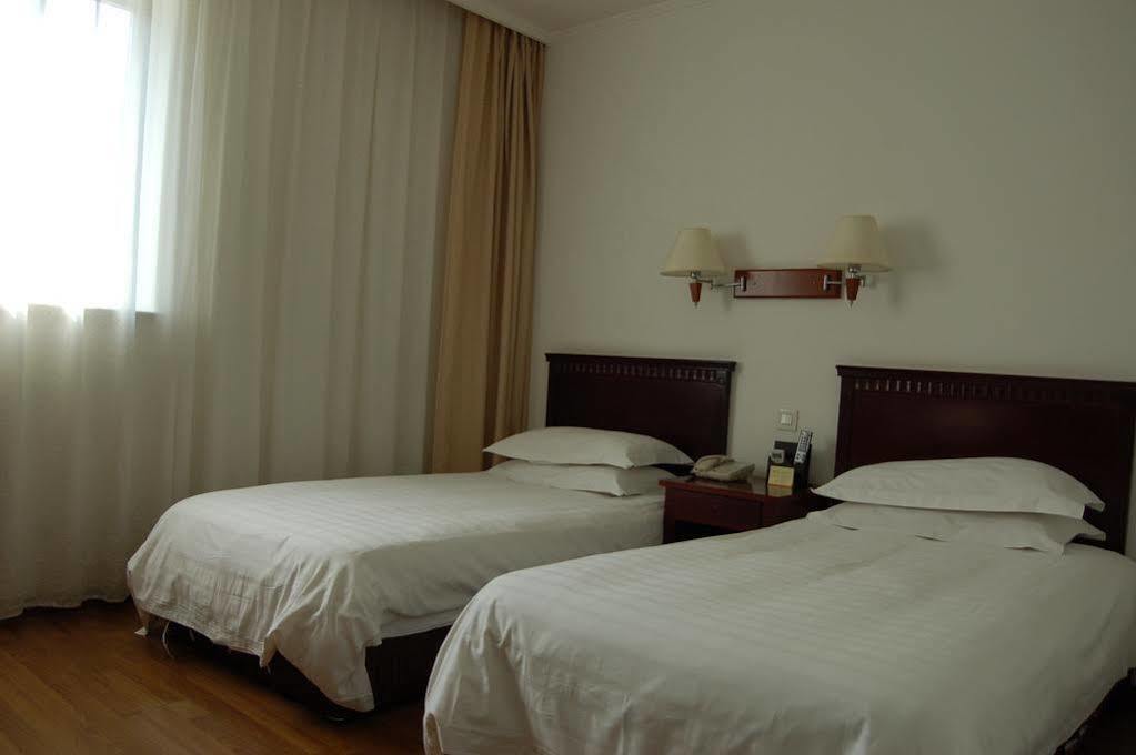 Lakeside Holiday Inn Shanghai Exterior foto